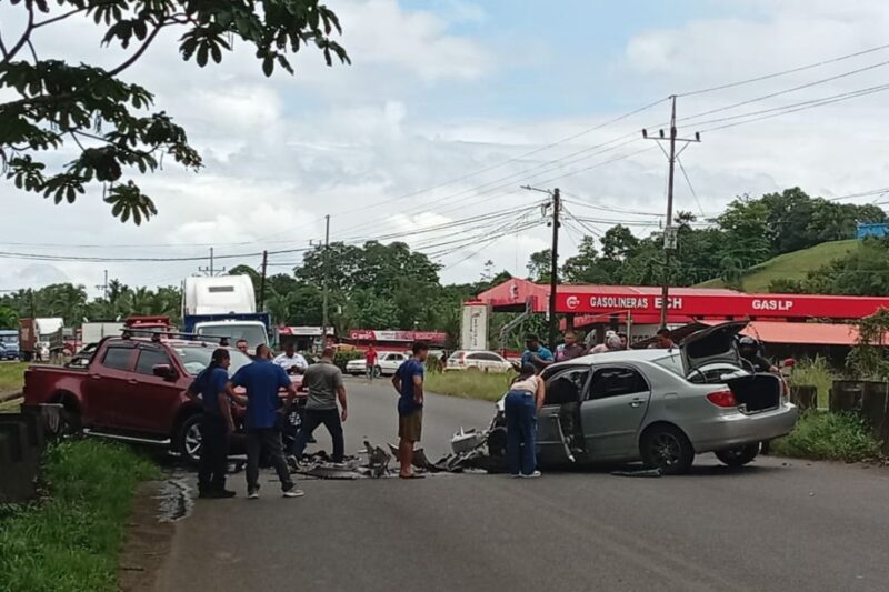 Accidente en Sarapiquí. Foto: corresponsal Alfie Gatgens.