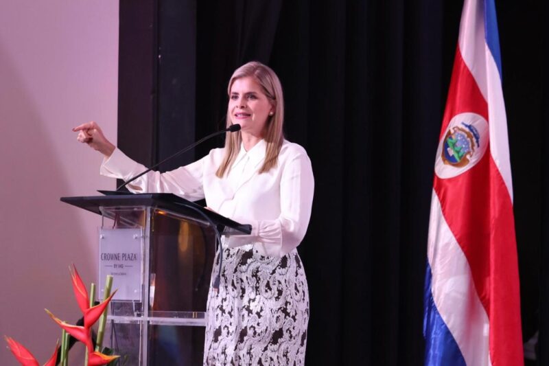 La actividad contó con la presencia de Laura Fernández.
